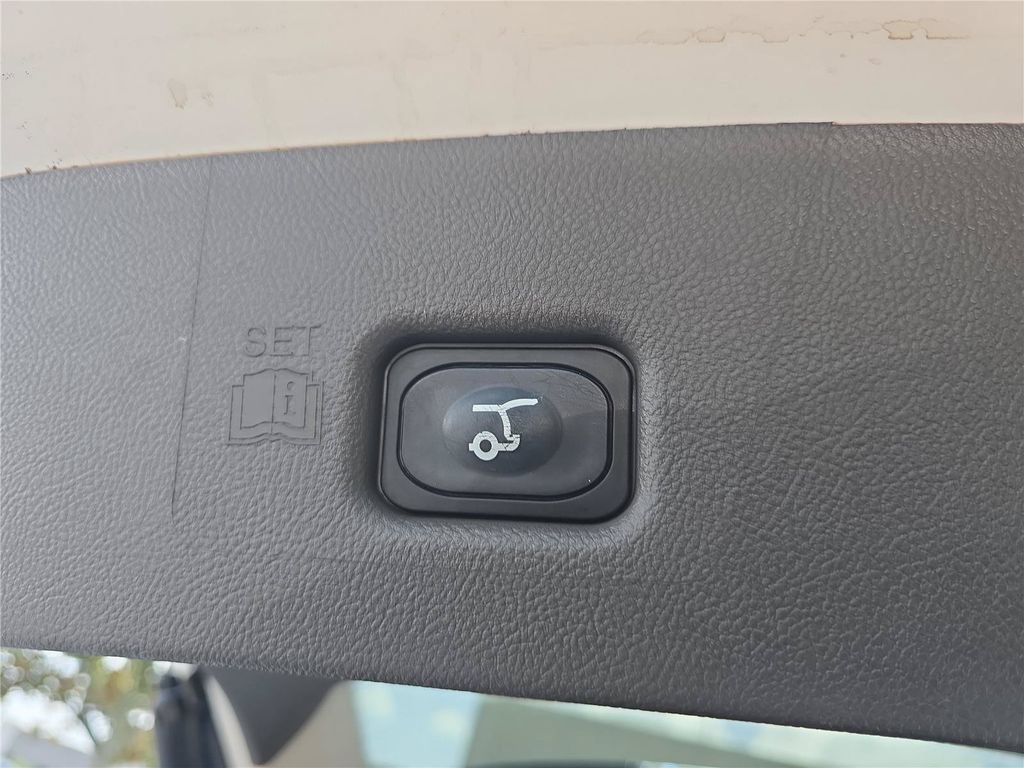 Used 2023 Lincoln Nautilus FWD w/ Premium Package image 27