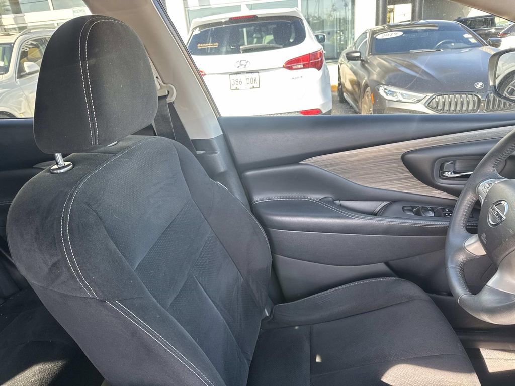 Used 2018 Nissan Murano SV image 10