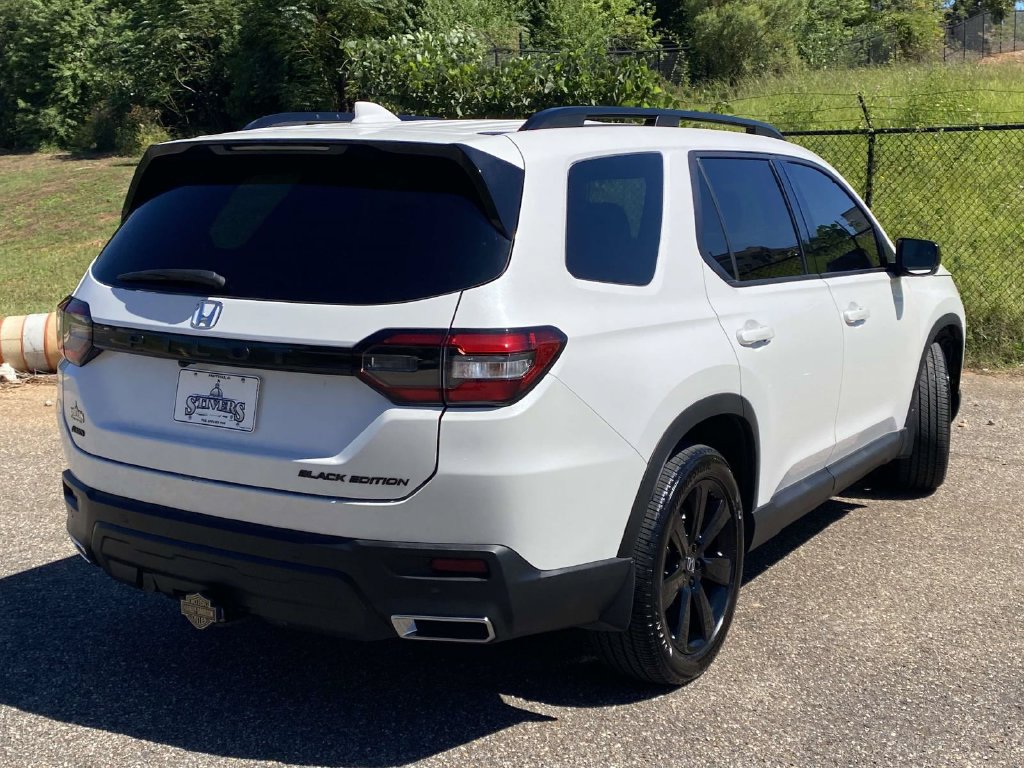 Used 2025 Honda Pilot Black Edition image 9