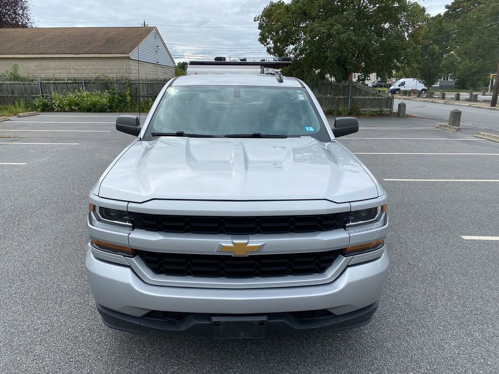 Used 2018 Chevrolet Silverado 1500 Custom w/ Custom Value Package image 3