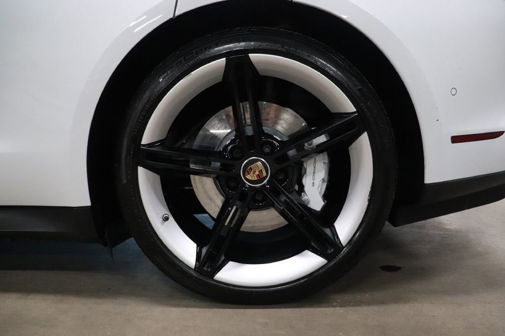 Used 2020 Porsche Taycan 4S image 36