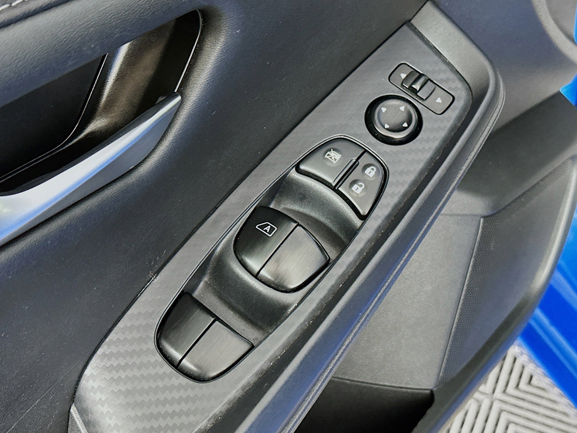 Used 2024 Nissan Sentra SV FWD image 17