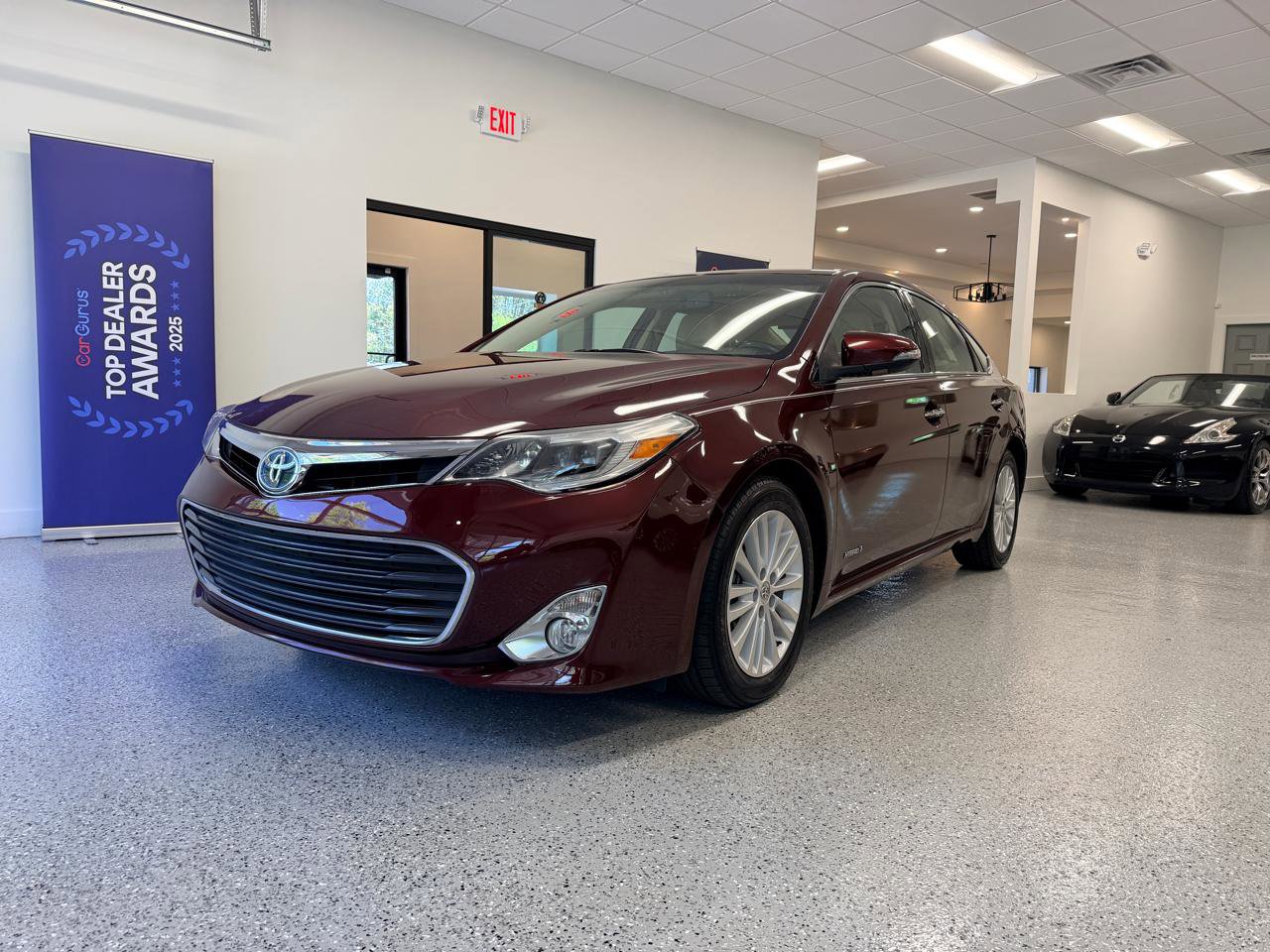 Used 2015 Toyota Avalon Limited FWD image 4
