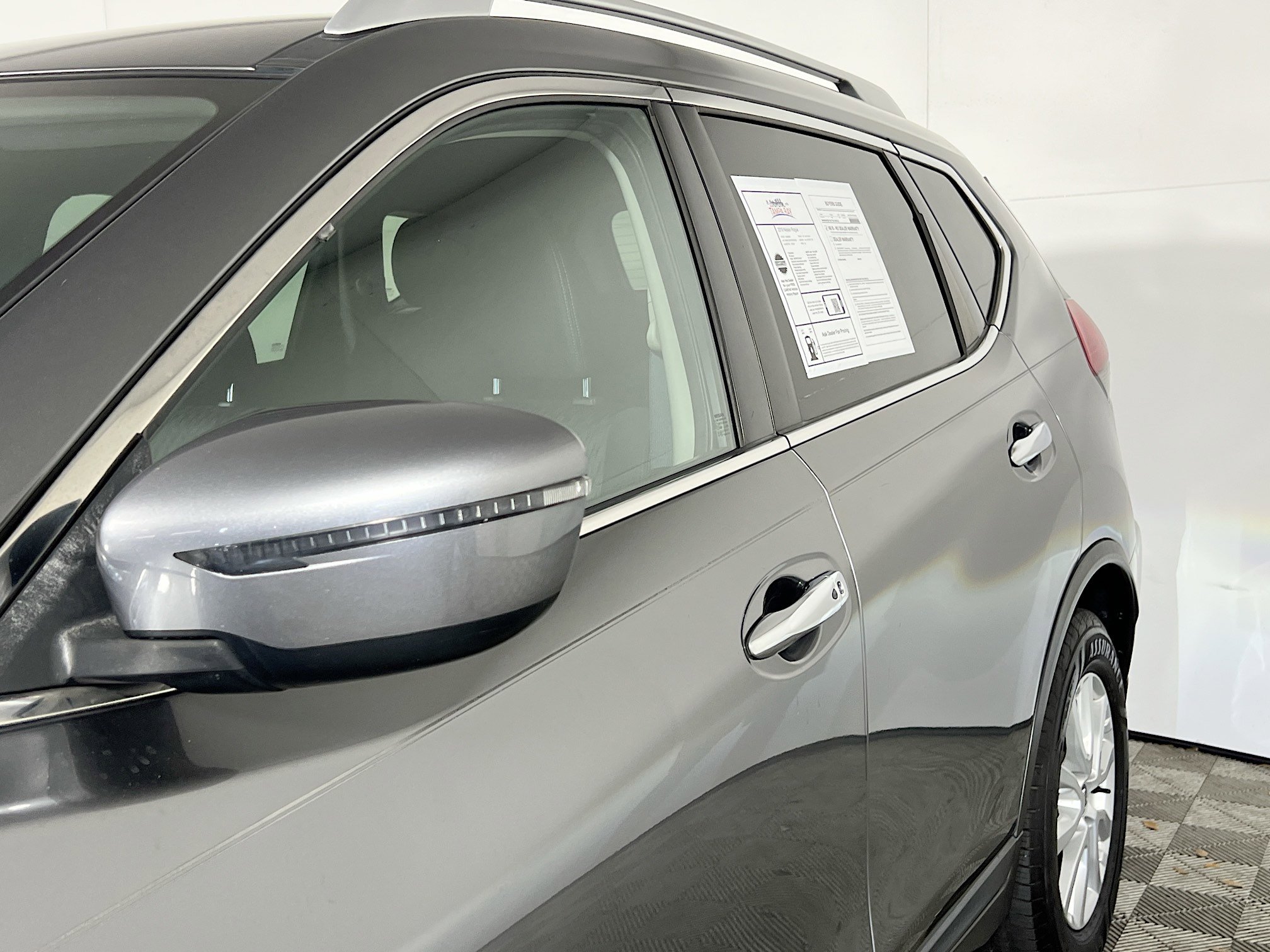 Used 2019 Nissan Rogue SV image 12