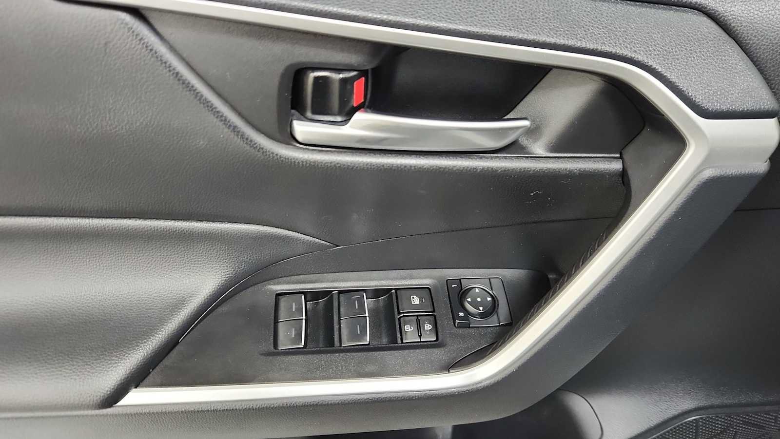 Certified 2024 Toyota RAV4 XLE AWD/4WD image 15