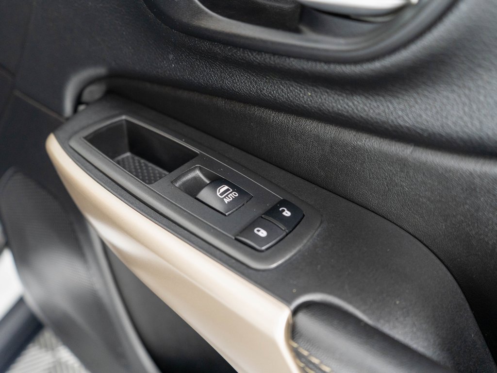 Used 2018 Jeep Cherokee Limited image 9