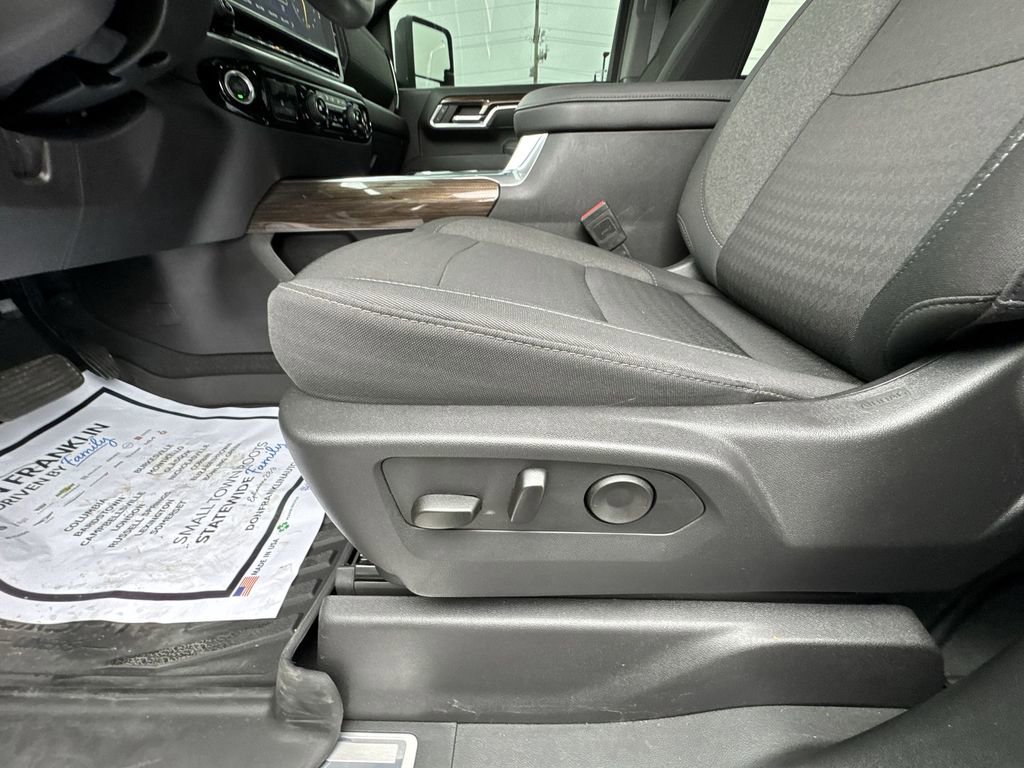 Used 2025 Chevrolet Silverado 2500 LT w/ Z71 Chrome Sport Edition image 12