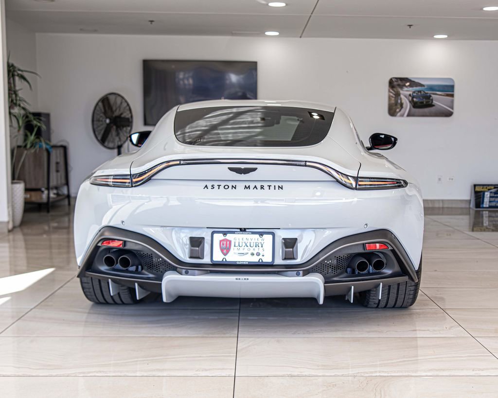 Used 2023 Aston Martin V8 Vantage Coupe image 13