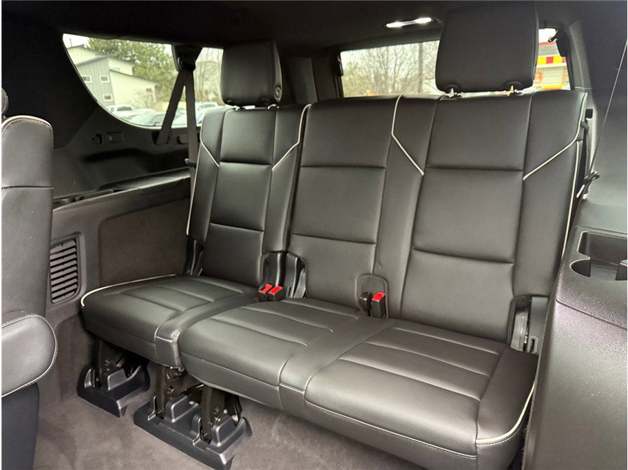 Used 2025 Cadillac Escalade ESV Premium Luxury image 36