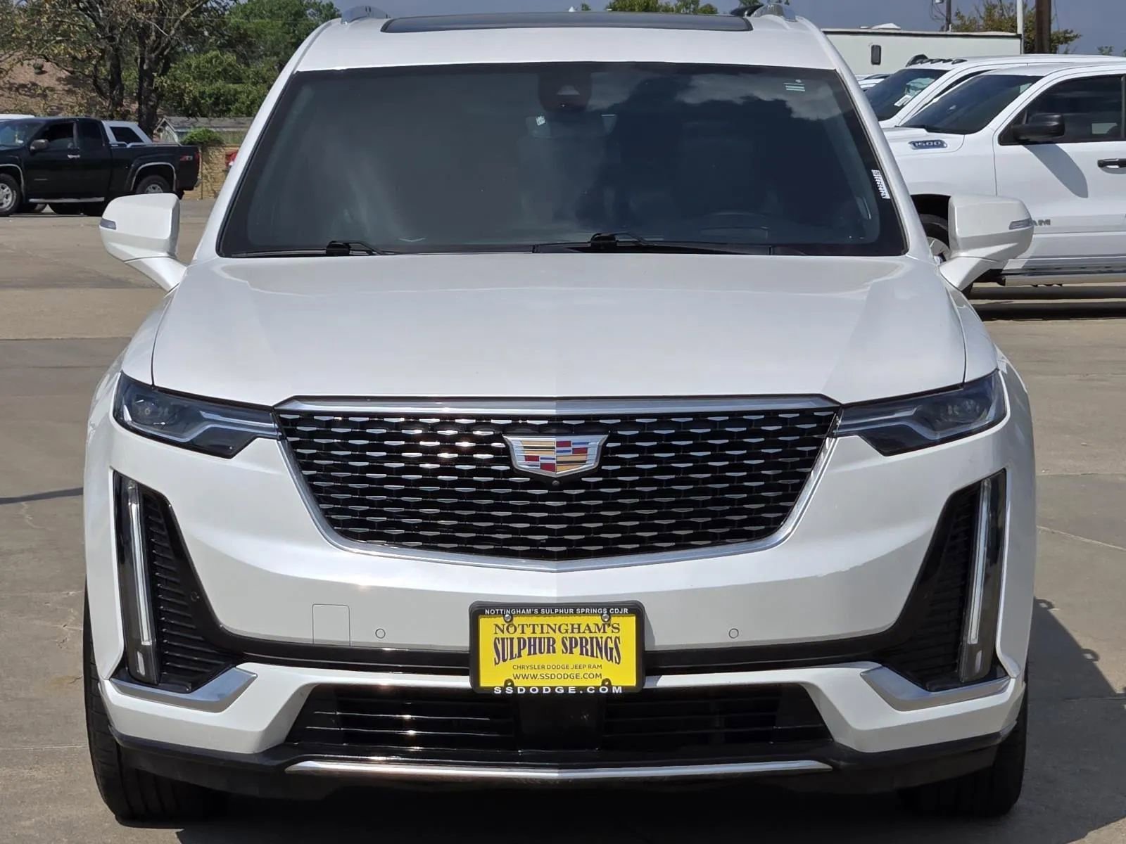 Used 2022 Cadillac XT6 Premium Luxury w/ Technology Package image 2