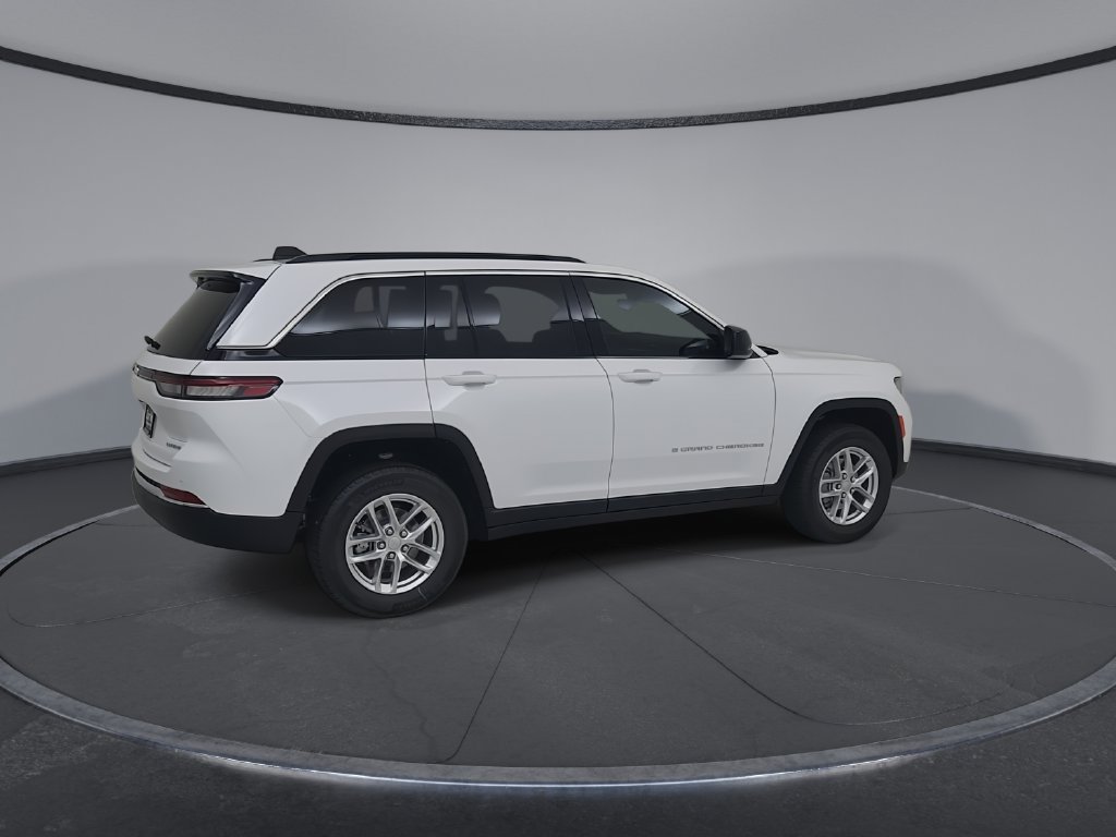 New 2026 Jeep Grand Cherokee Laredo X AWD/4WD image 17