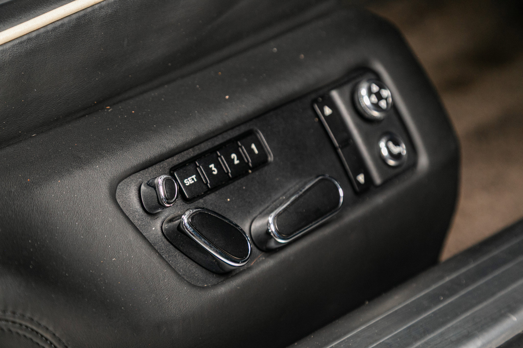 Used 2009 Bentley Flying Spur Flying Spur Speed w/ Convenience Specification Pkg image 37