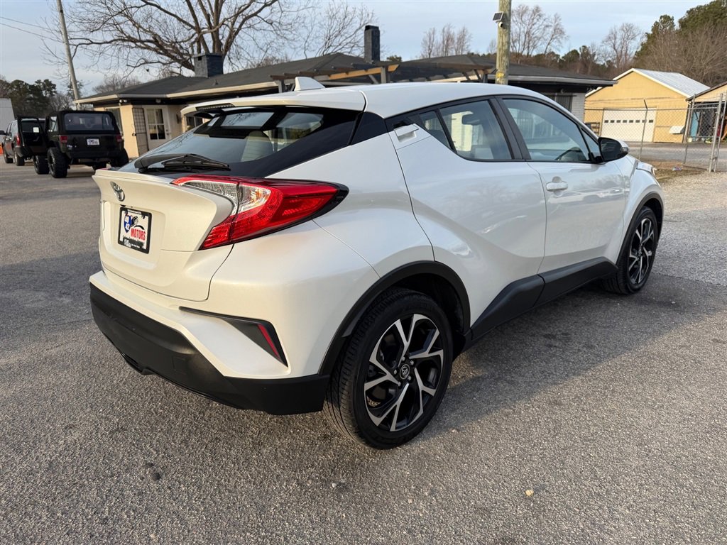 Used 2019 Toyota C-HR image 5