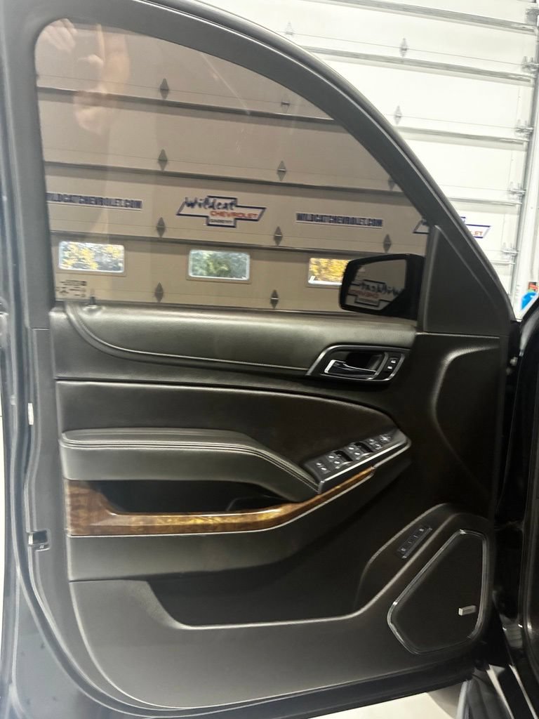 Used 2020 Chevrolet Suburban LT AWD/4WD image 16