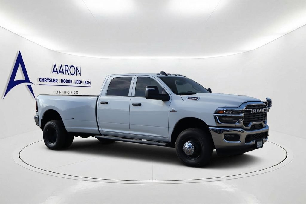 New 2026 RAM 3500 Tradesman AWD/4WD image 3