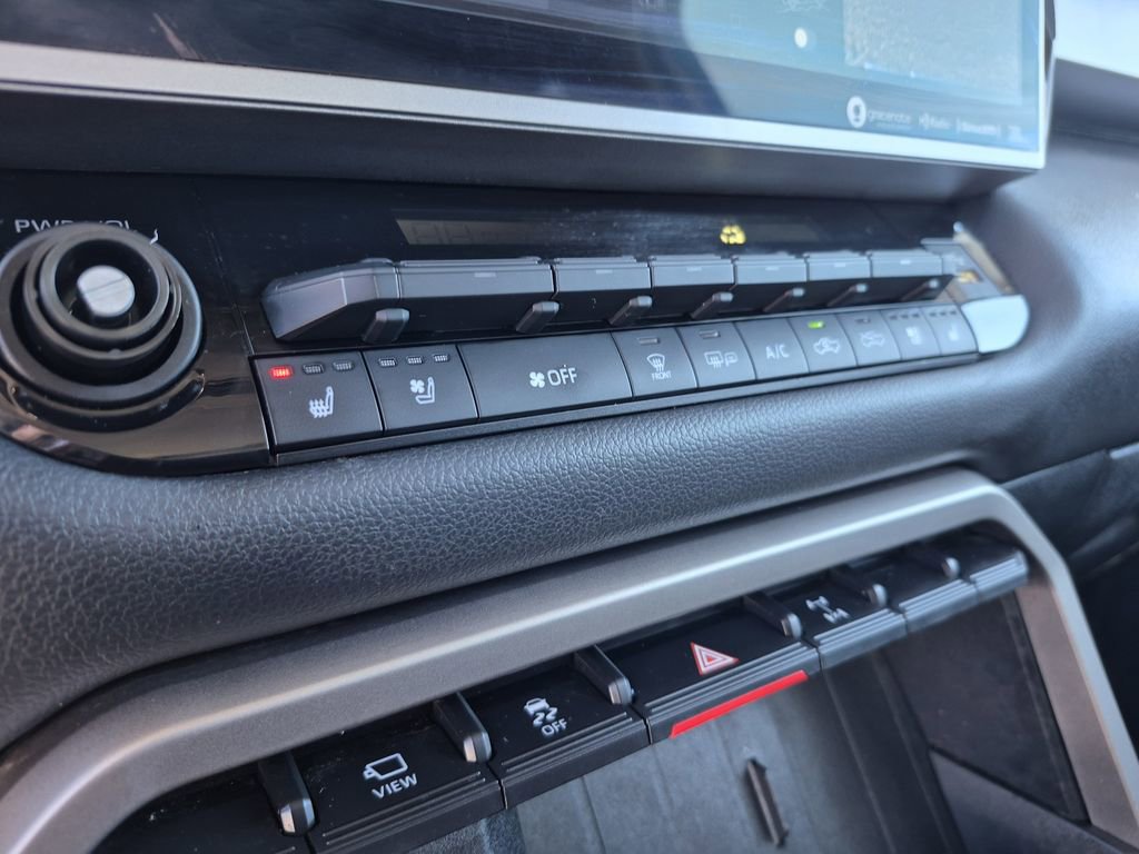 Used 2022 Toyota Tundra Limited w/ TRD Off-Road Package image 25