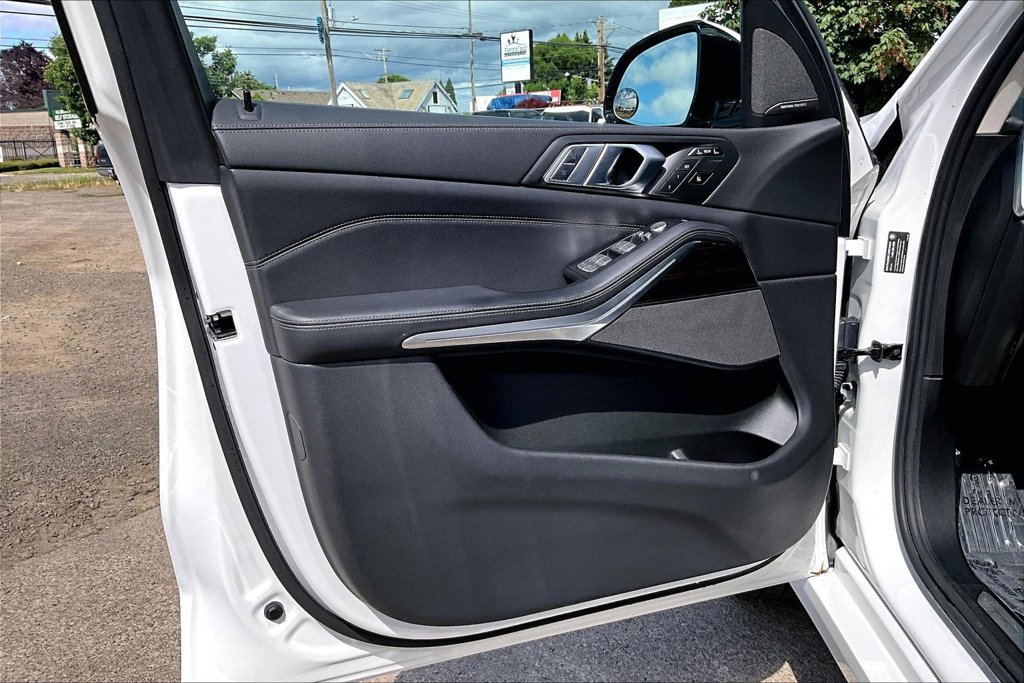 Used 2020 BMW X7 xDrive40i w/ Premium Package AWD/4WD image 22