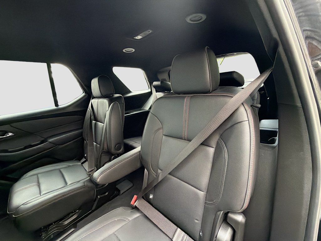 Used 2023 Chevrolet Traverse RS FWD image 25