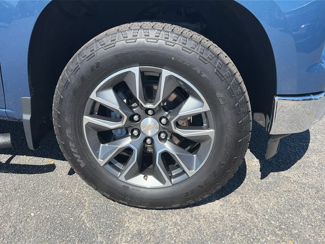 Used 2024 Chevrolet Silverado 1500 LT AWD/4WD image 11
