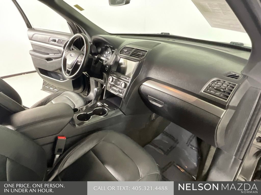 Used 2018 Ford Explorer XLT w/ Equipment Group 202A FWD image 32