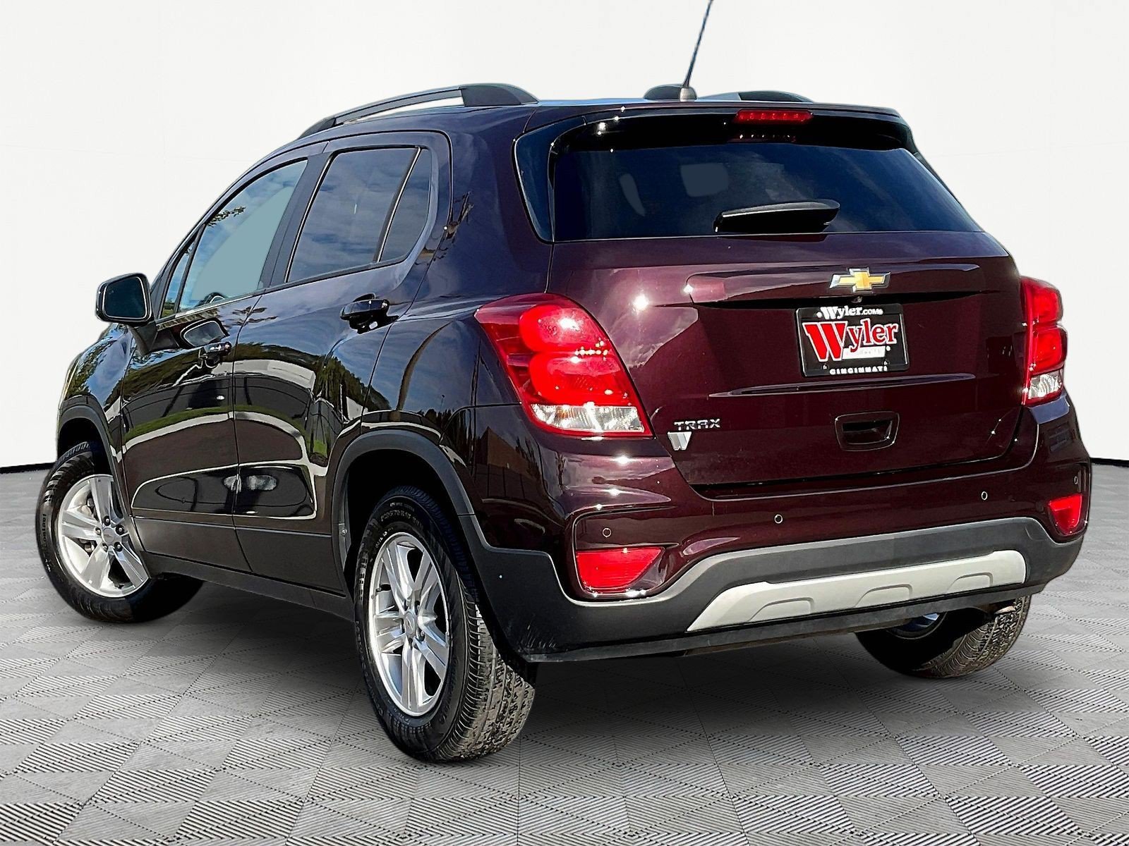 Used 2021 Chevrolet Trax LT w/ Driver Confidence Package FWD image 4