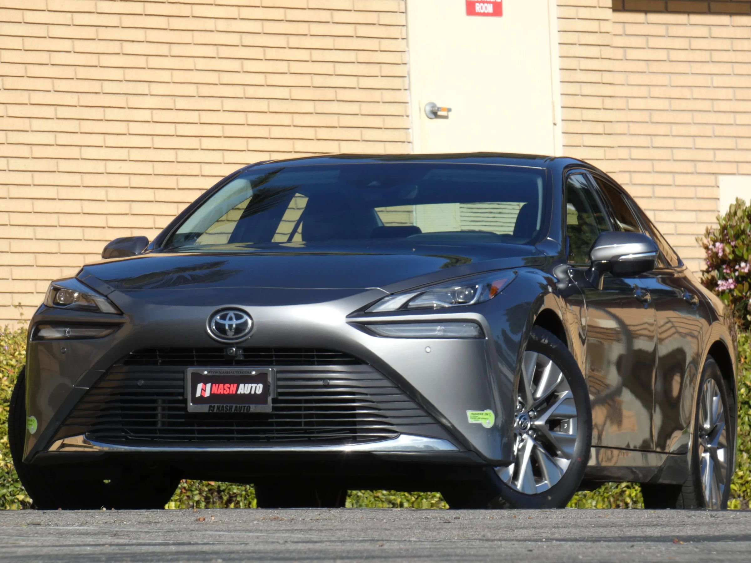 Used 2023 Toyota Mirai XLE Sedan 4D image 2