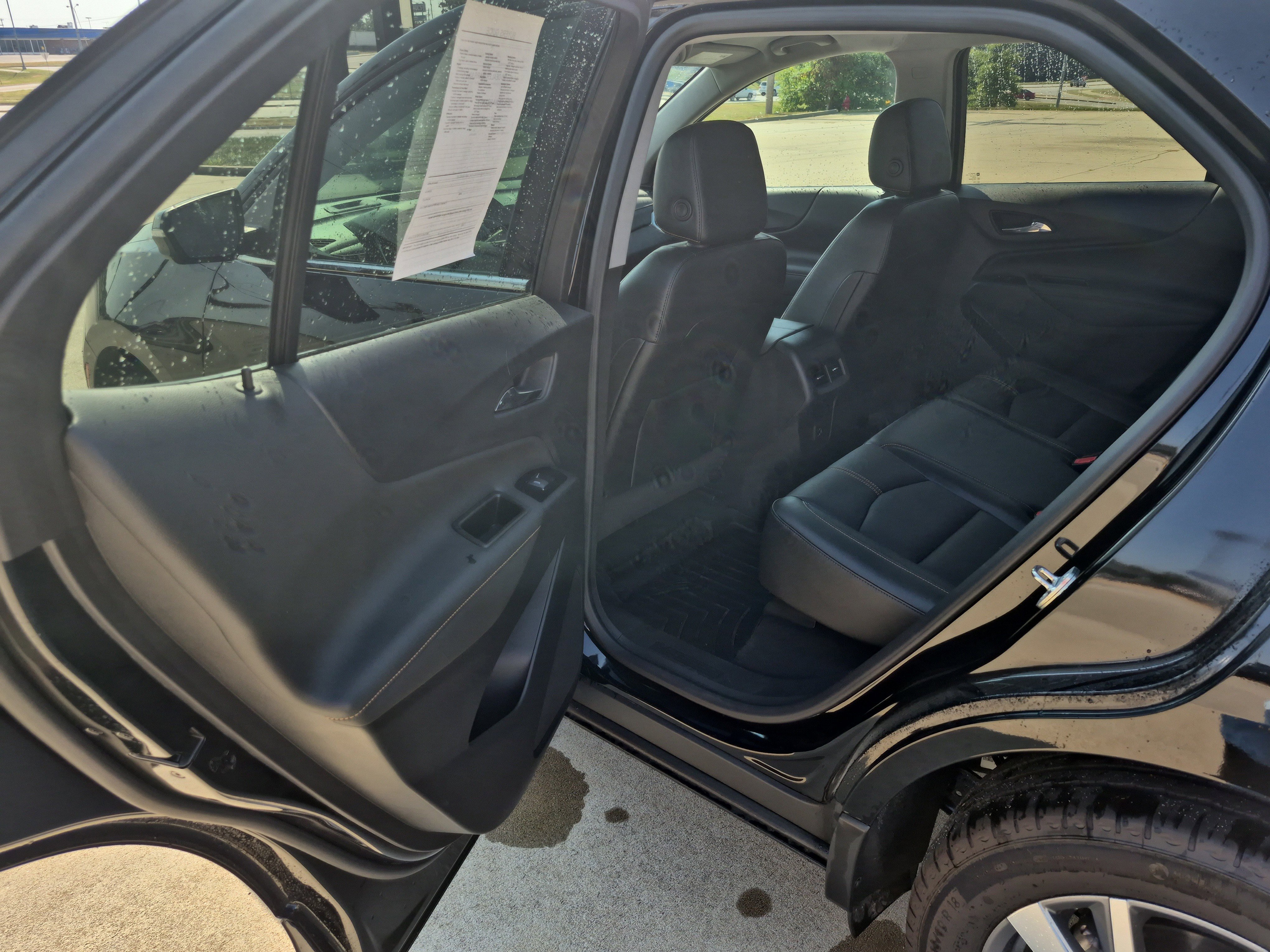 Used 2023 Chevrolet Equinox Premier image 24