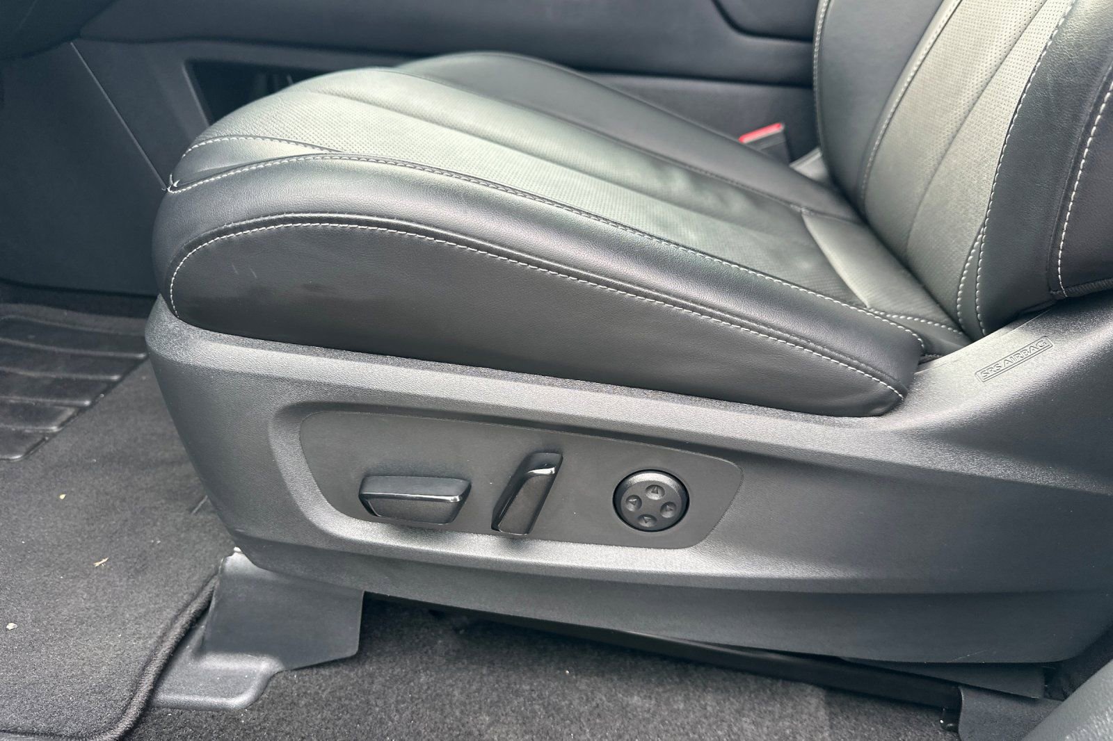 Certified 2025 INFINITI QX60 Luxe w/ Black Edition image 14