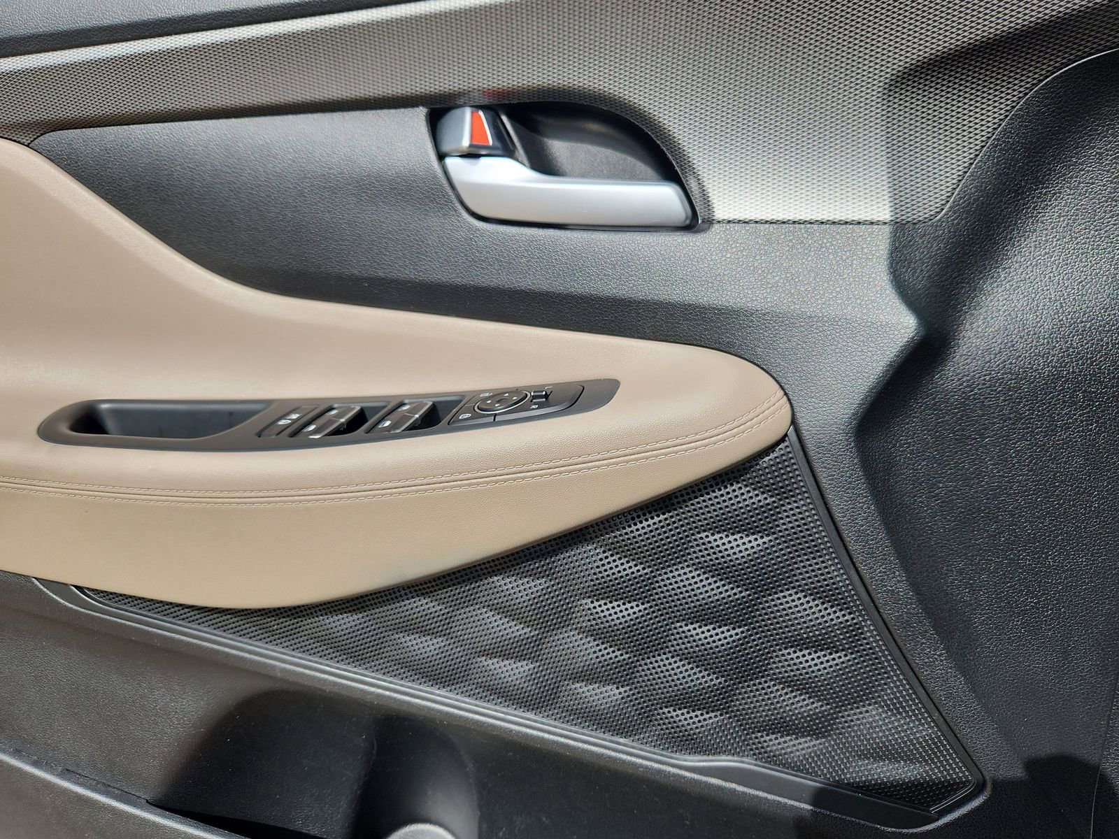 Used 2019 Hyundai Santa Fe SE image 9