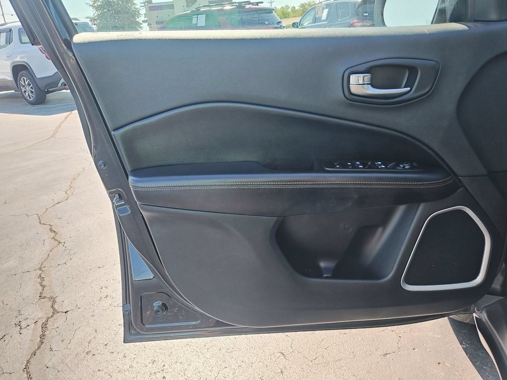 Used 2020 Jeep Compass Limited AWD/4WD image 13