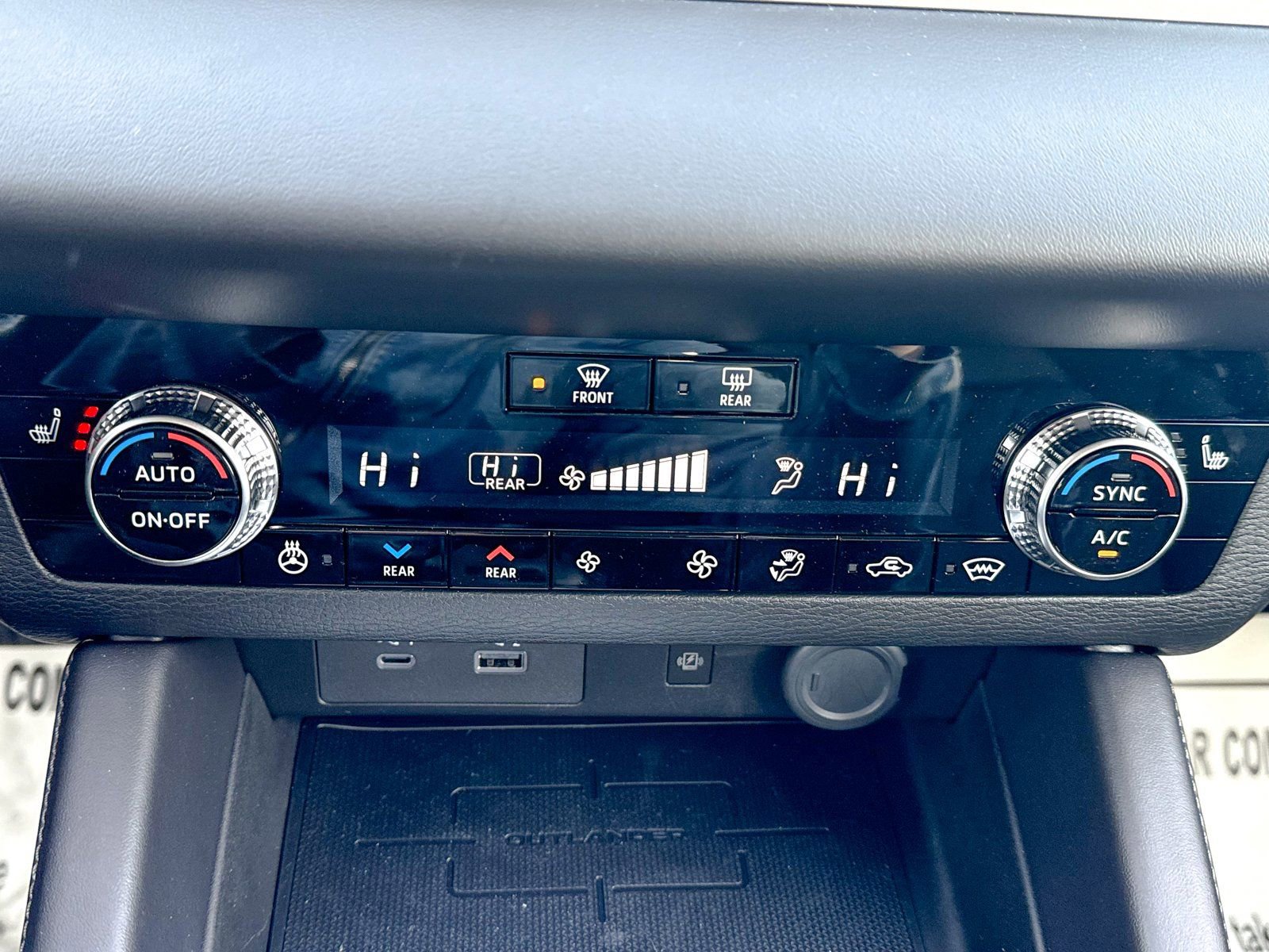 New 2025 Mitsubishi Outlander SEL image 34