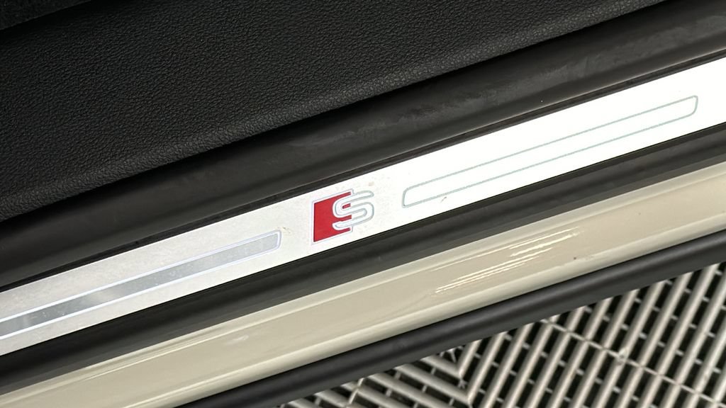 Used 2023 Audi Q8 Prestige AWD/4WD image 35