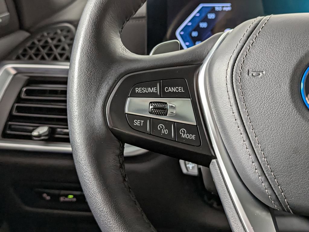 Used 2025 BMW X5 xDrive50e w/ Climate Comfort Package image 28