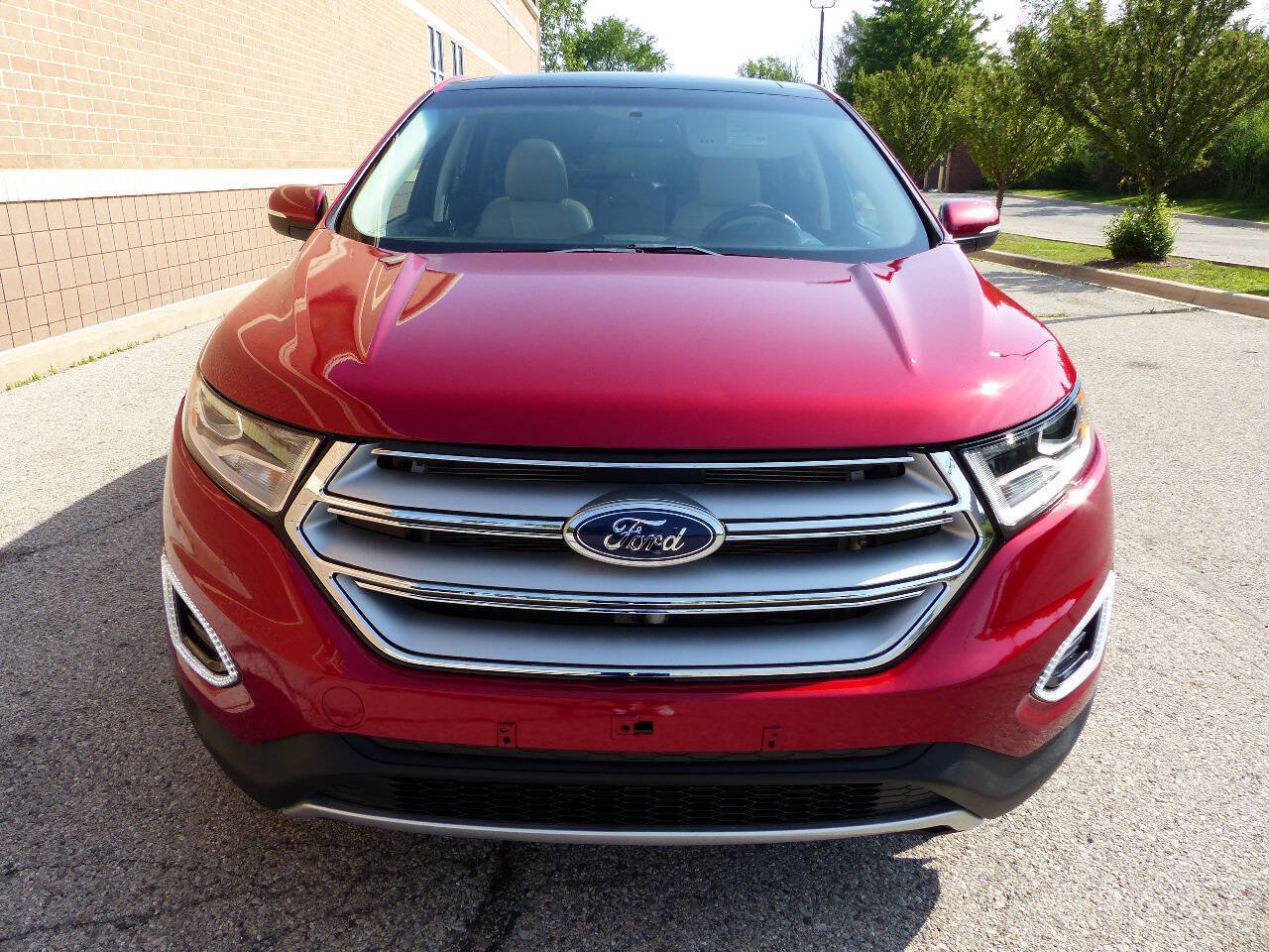 Used 2018 Ford Edge Titanium w/ Equipment Group 301A AWD/4WD image 14