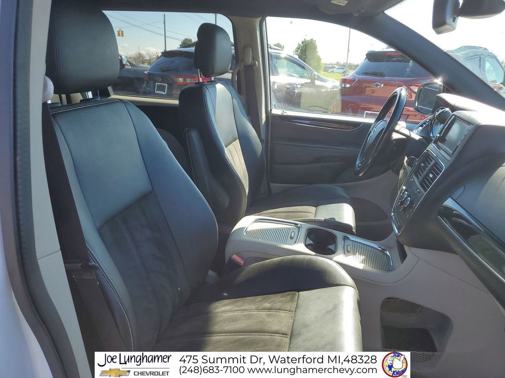 Used 2020 Dodge Grand Caravan SXT FWD image 25