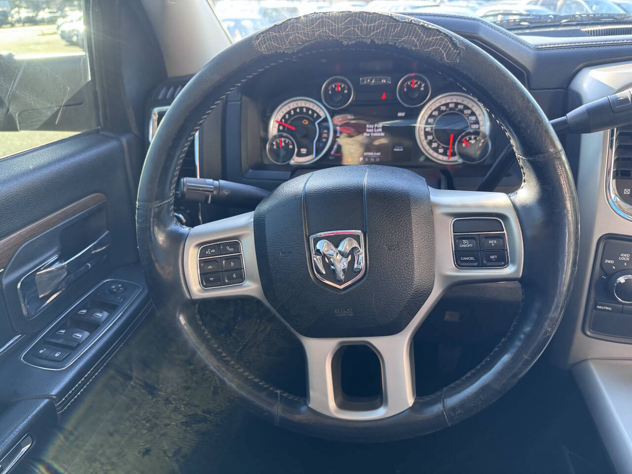 Used 2014 RAM 2500 Laramie w/ Convenience Group AWD/4WD image 25