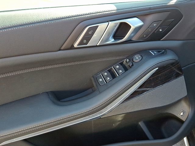 Used 2025 BMW X5 xDrive50e w/ Climate Comfort Package image 12