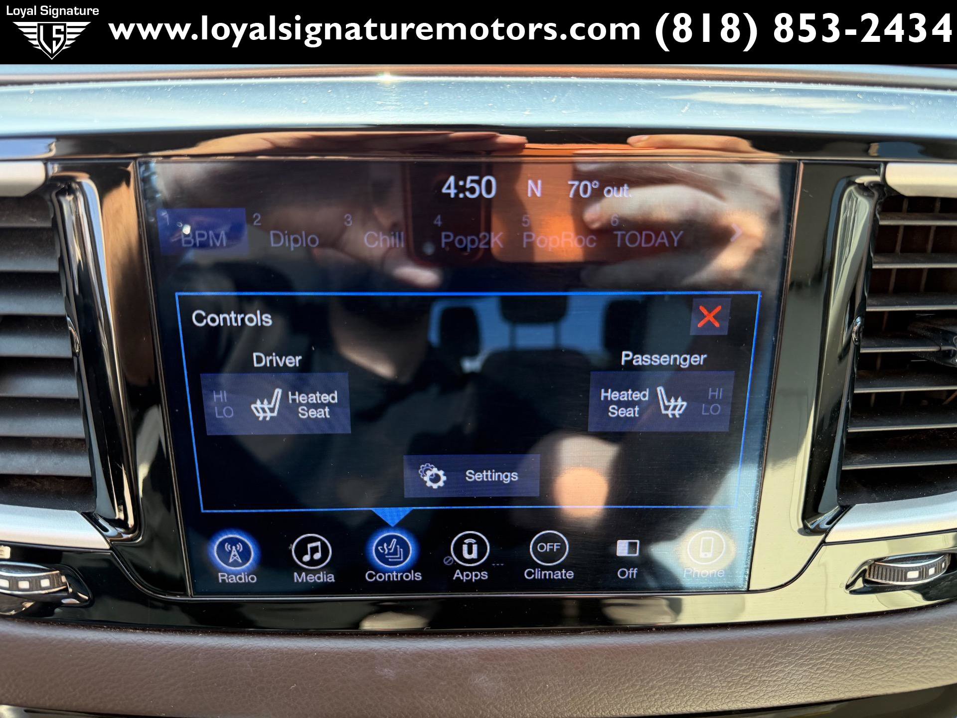 Used 2017 Chrysler Pacifica Touring-L w/ Tire & Wheel Group FWD image 36