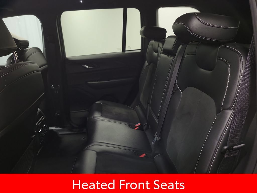 Used 2025 Jeep Grand Cherokee Altitude AWD/4WD image 19