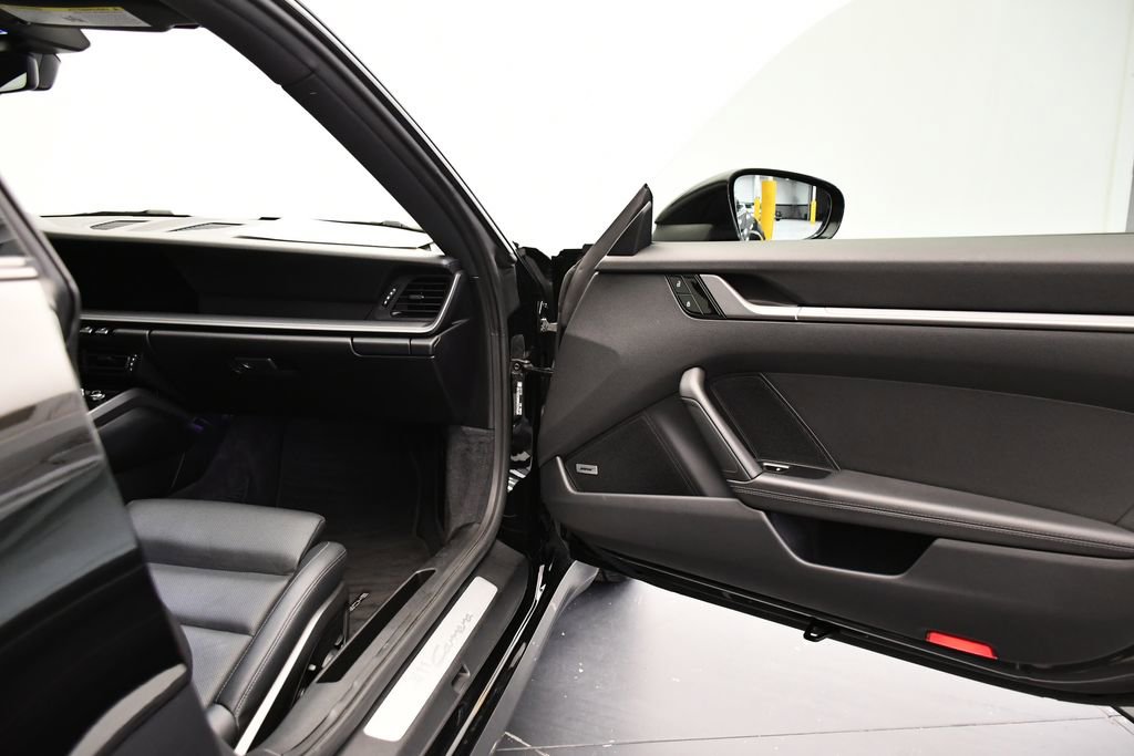 Used 2021 Porsche 911 Carrera image 41