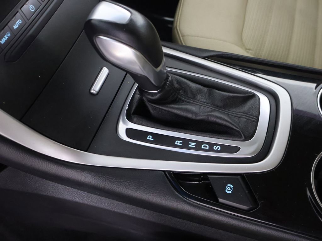 Used 2018 Ford Edge SEL image 37