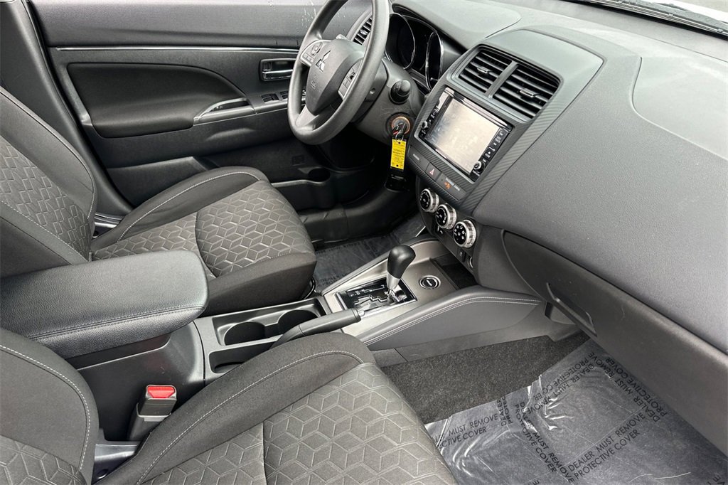 Used 2025 Mitsubishi Outlander Sport ES image 19