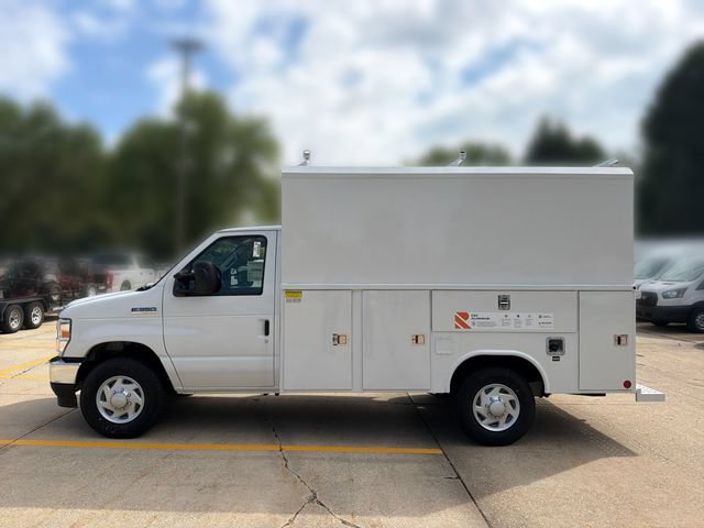New 2026 Ford E-350 and Econoline 350 Super Duty w/ Power Equipment Group RWD image 9