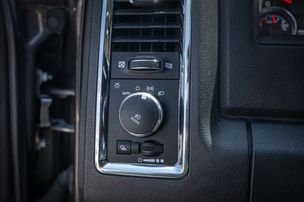 Used 2018 RAM 2500 Laramie w/ Convenience Group image 21