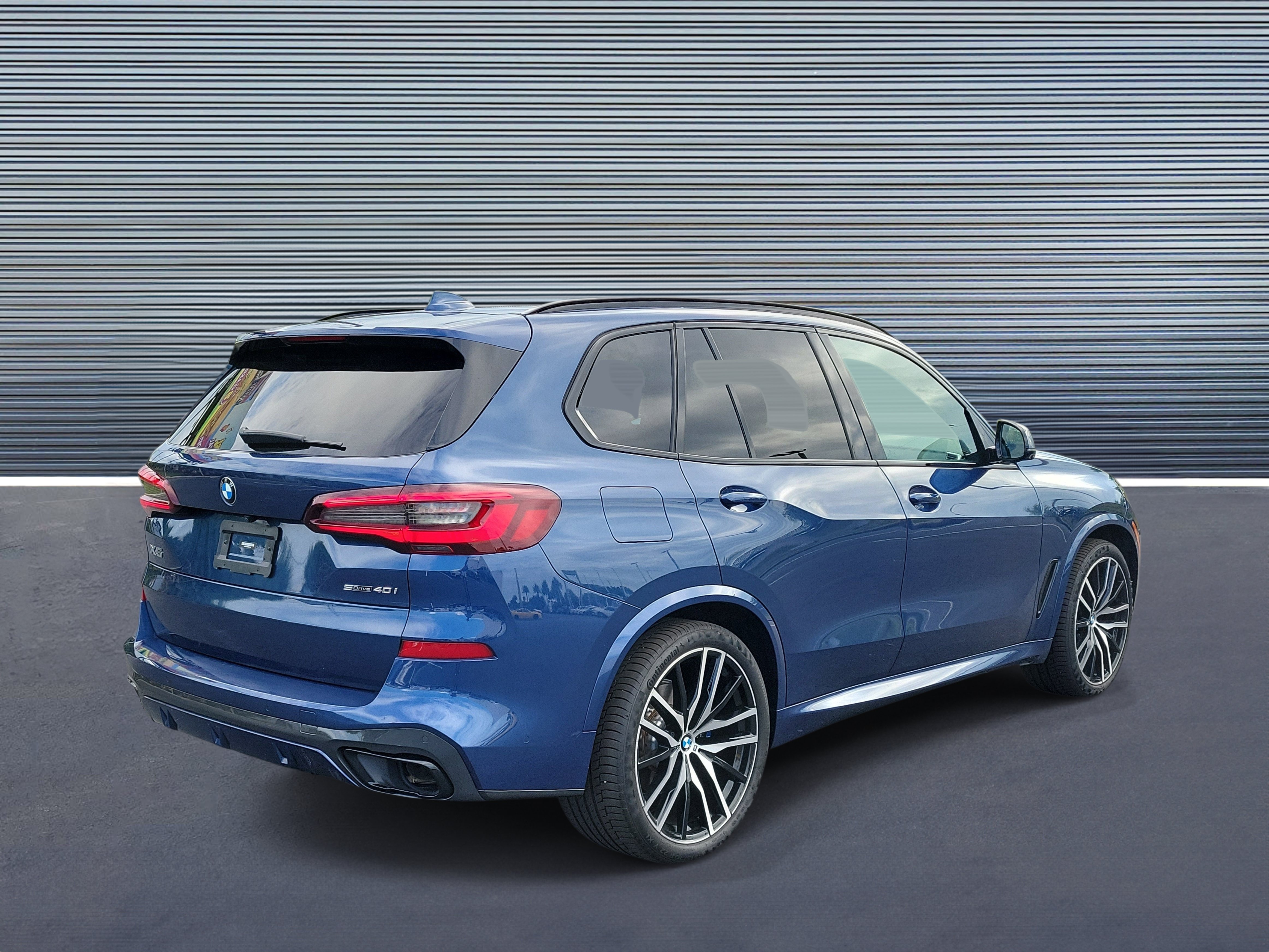 Used 2022 BMW X5 sDrive40i w/ M Sport Package RWD image 3