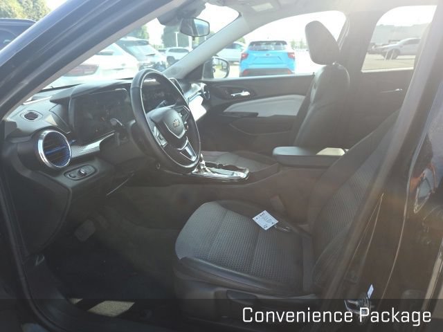 Used 2025 Chevrolet Trax LT w/ Driver Confidence Package FWD image 9