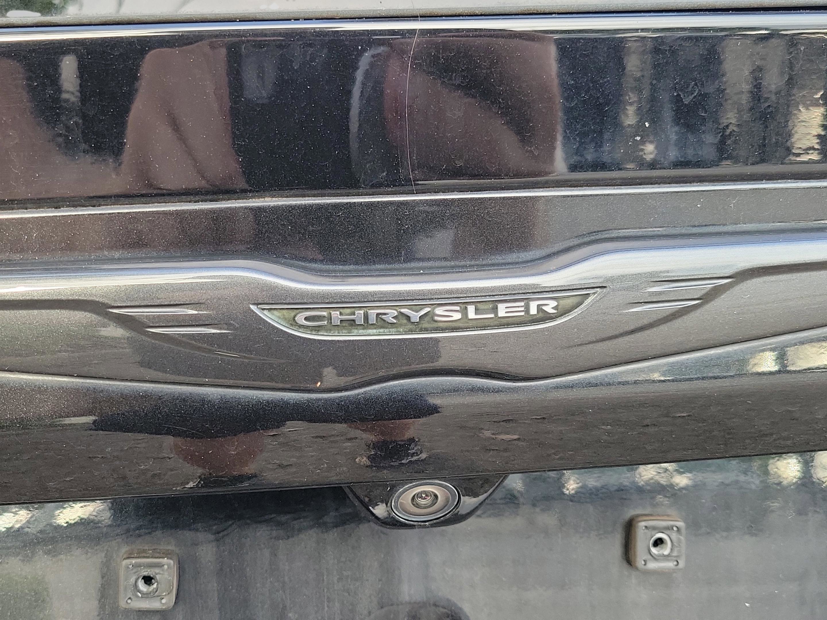 Used 2019 Chrysler Pacifica Limited w/ S Appearance Package FWD image 22