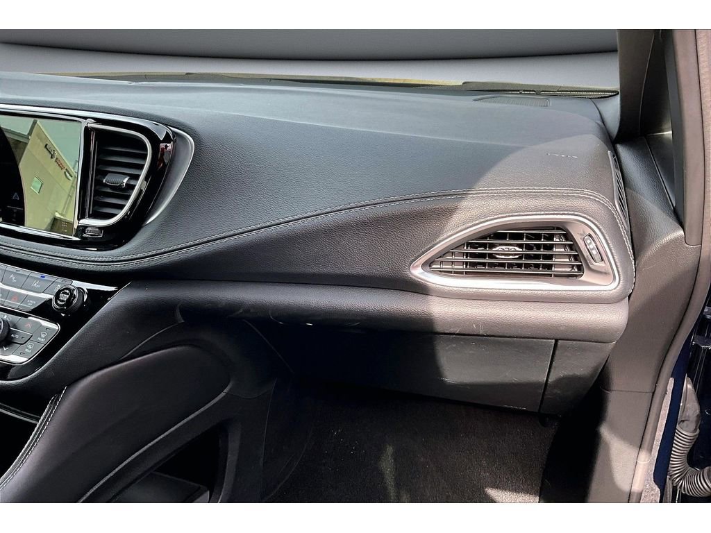 Used 2025 Chrysler Pacifica Limited FWD image 20