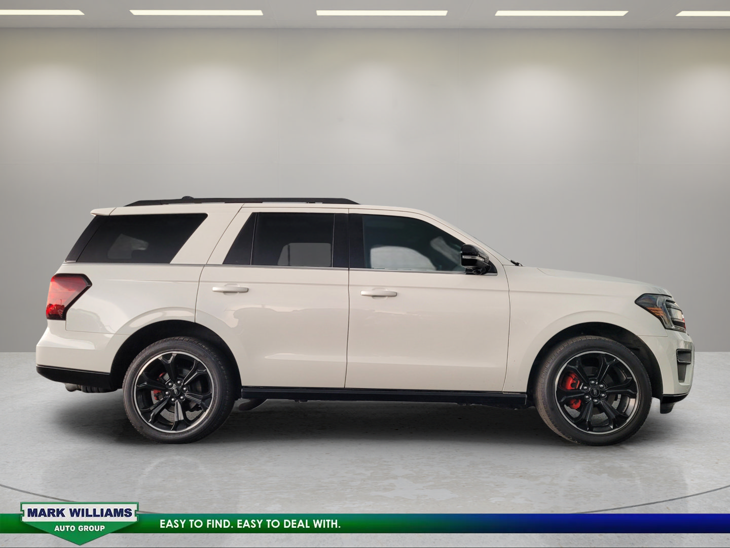 Used 2022 Ford Expedition Limited AWD/4WD image 2