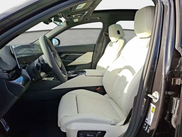 New 2026 BMW 530i xDrive w/ Executive Package image 11